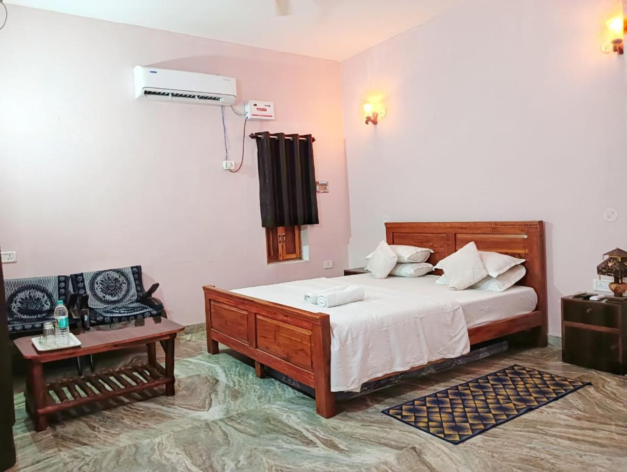 Sadhna Sadan Homestay Panna Madla Eksteriør billede